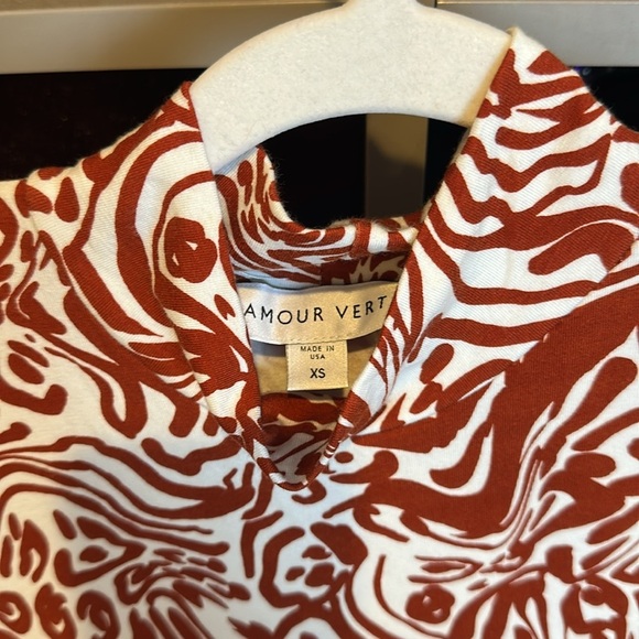 Amour Vert rust/white long sleeve mock neck tiered midi dress size XS NWT - Picture 2 of 3
